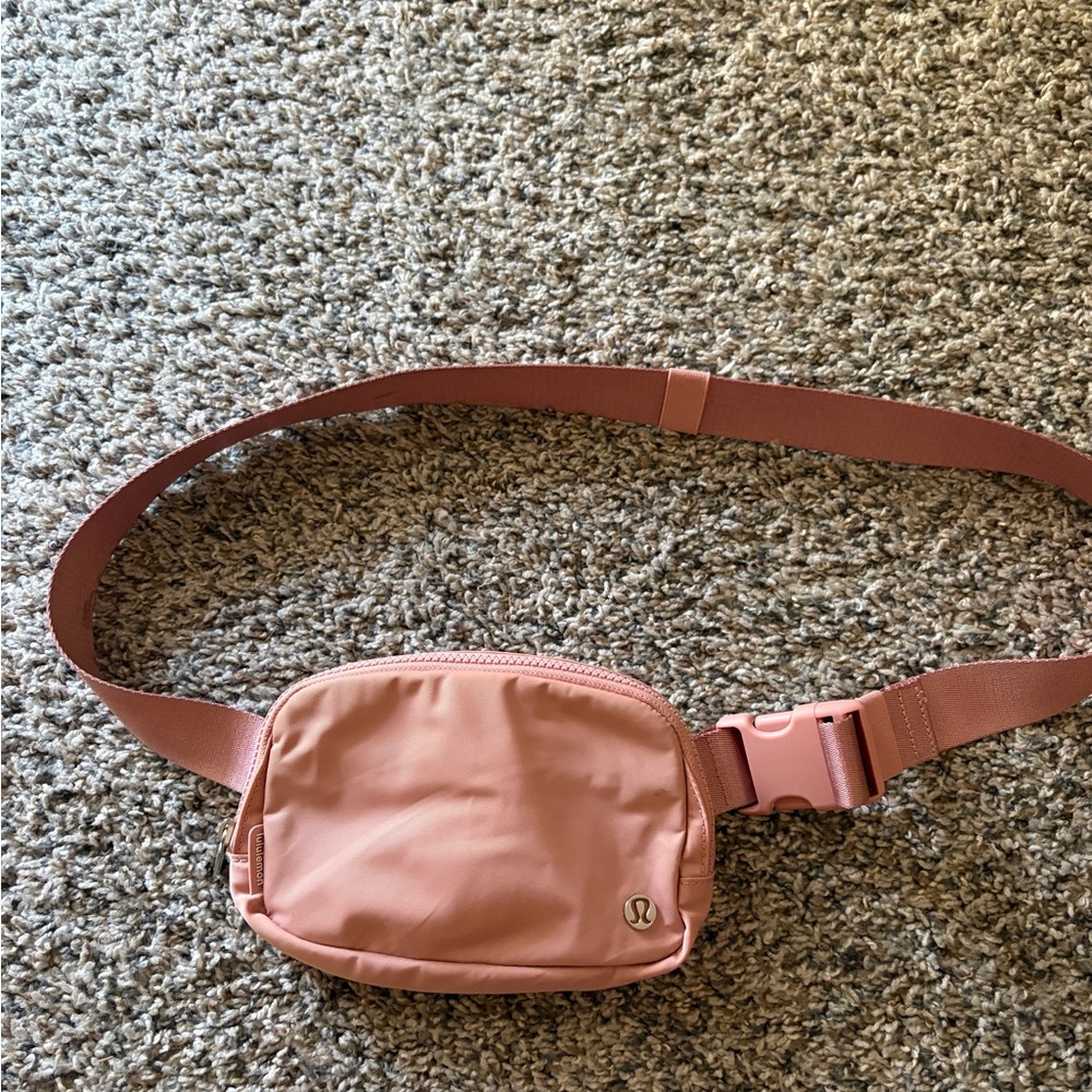 lululemon athletica Rose Crossbody Bag